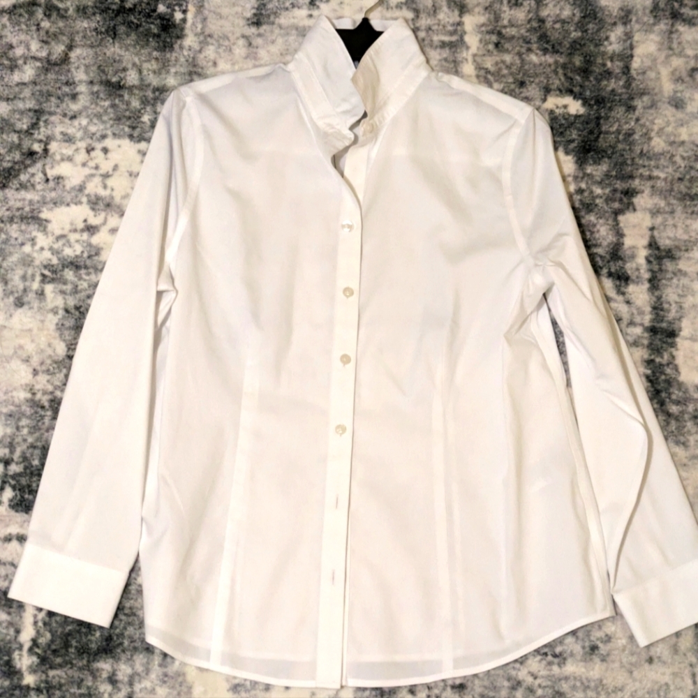 Chico's White Fitted Stretch Button Up | No-Iron Cool Max